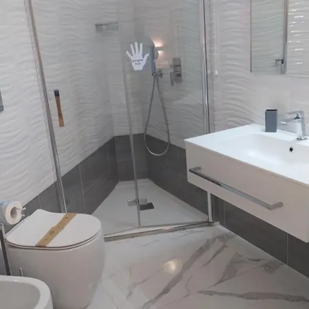 Paradise 4*