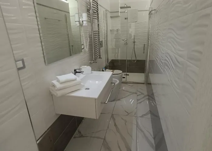 Paradise Hotel 4*